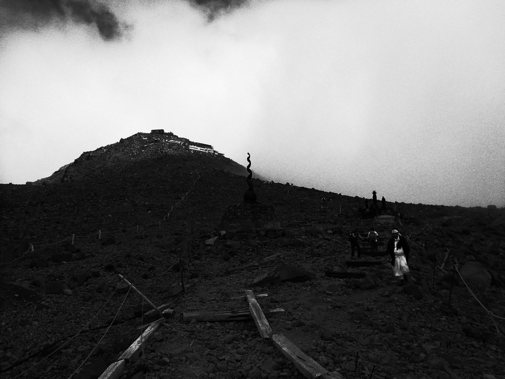 山と人々