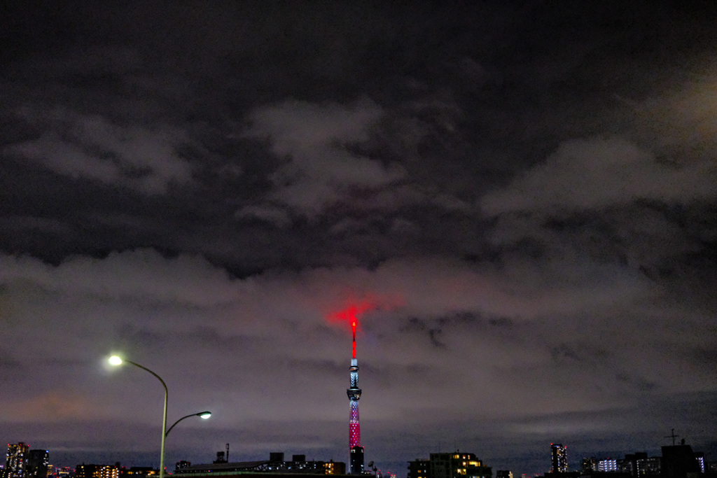 今夜は赤かった。