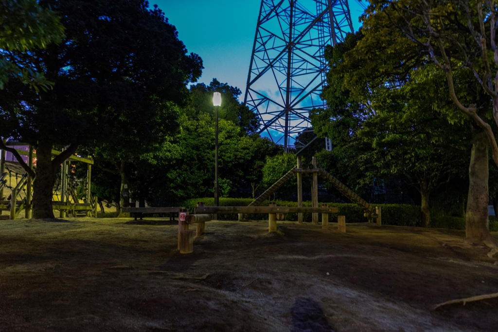 誰もいない公園