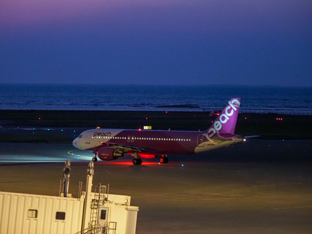 那覇空港の夕暮れ④