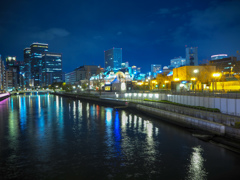 天神橋から中之島を望む