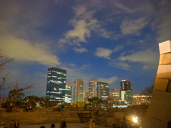 大阪城からOBPを望む