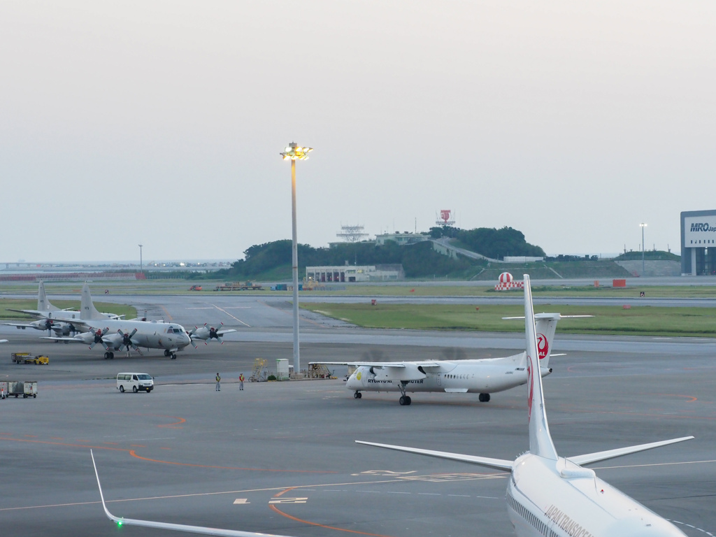 那覇空港の夕暮れ②