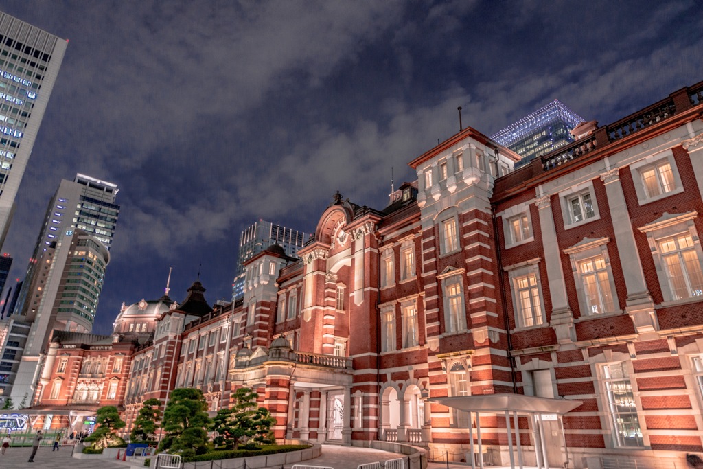 Tokyo station night view
