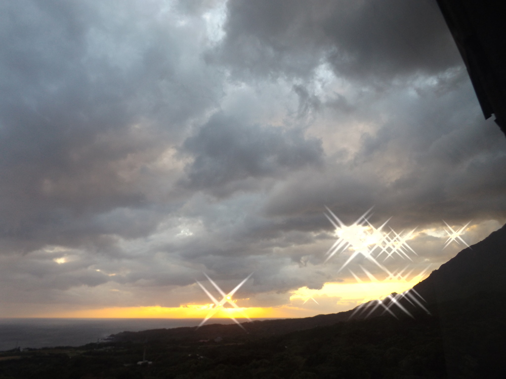 雲間の光