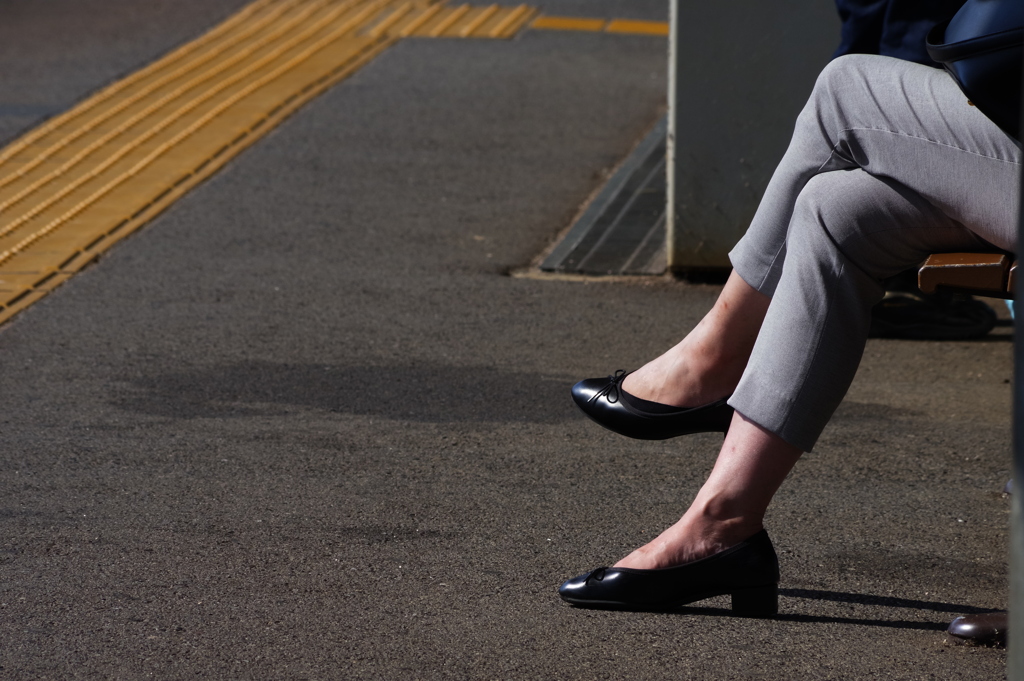 列車待ち　組む