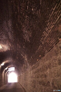 廃線跡・煉瓦のトンネル