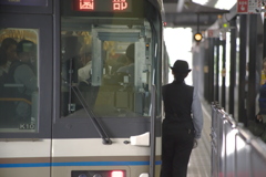 ドアが閉まります