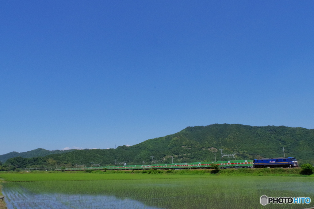 福山ﾚｰﾙｴｷｽﾌﾟﾚｽ　IN　田んぼ