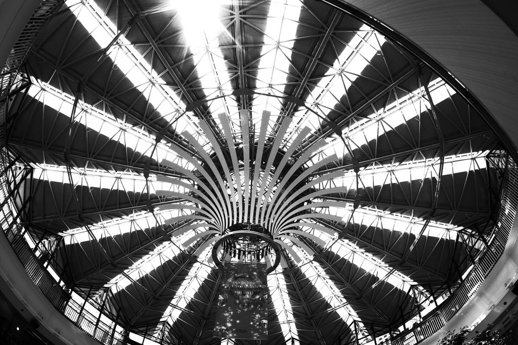 神戸駅「デュオ神戸ドーム天井」