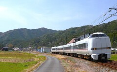里山ハイカーと特急「こうのとり」