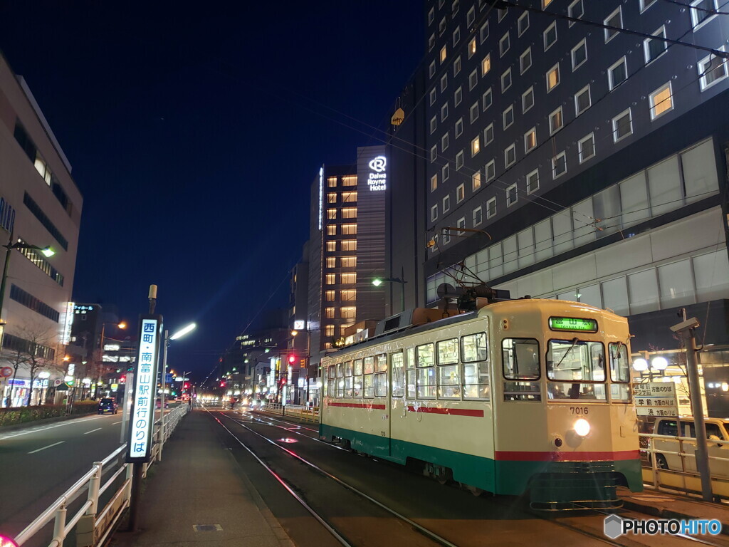 富山夜風景