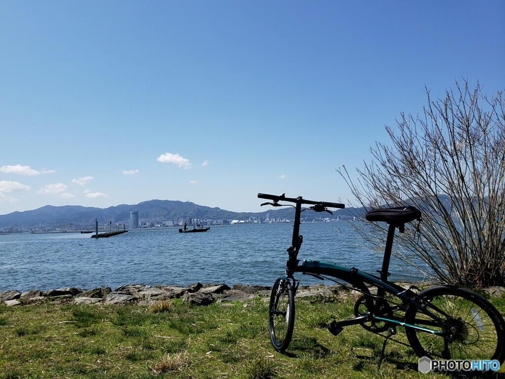 琵琶湖畔にて