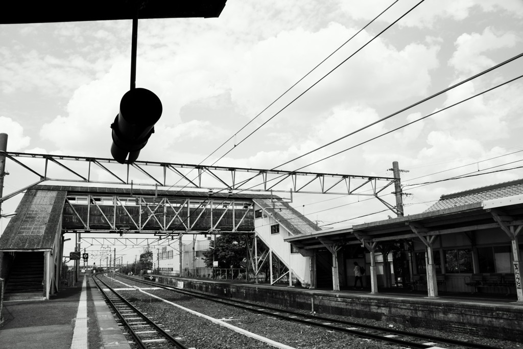 古い高架橋のある駅