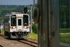 名松線家城駅「すれ違い」