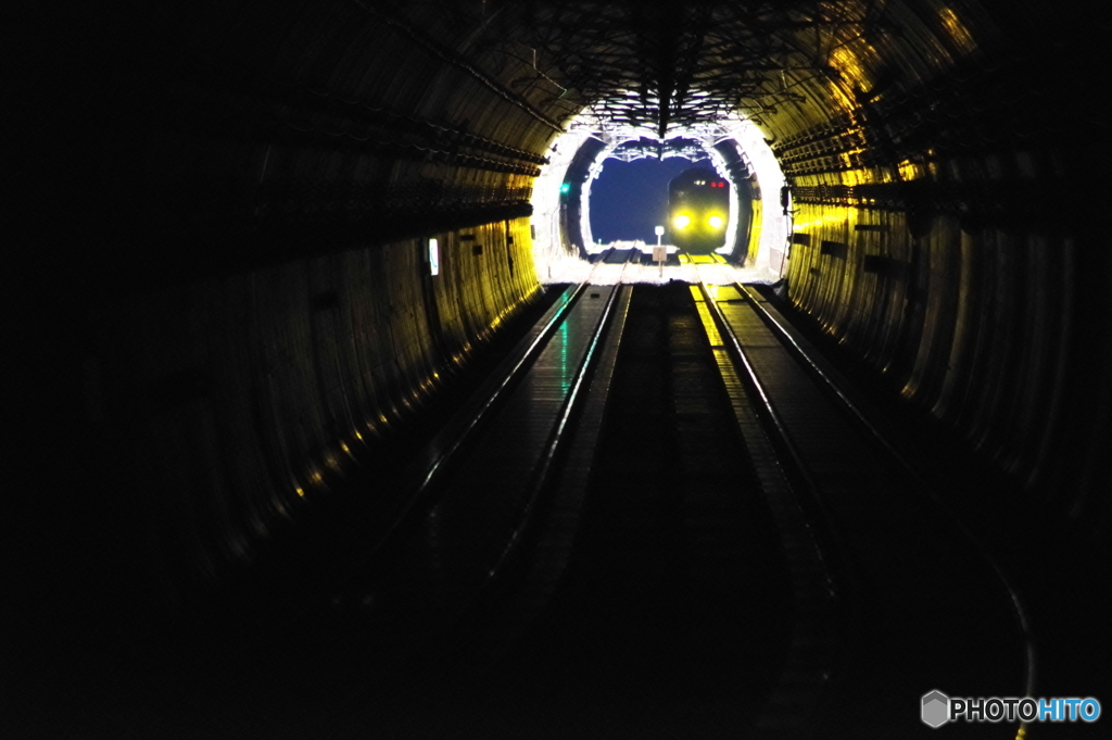 Tunnel  ①
