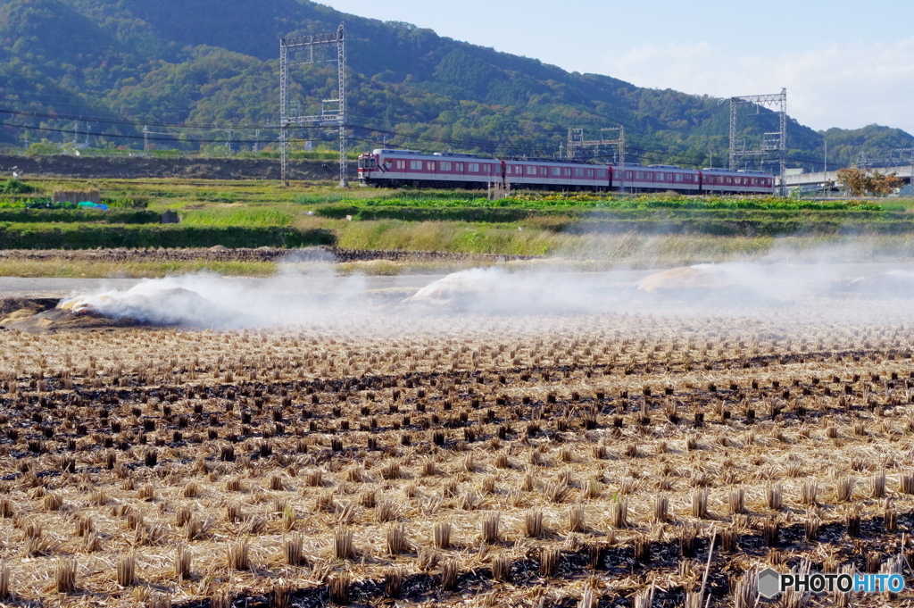 野焼き　×　　鉄道風景