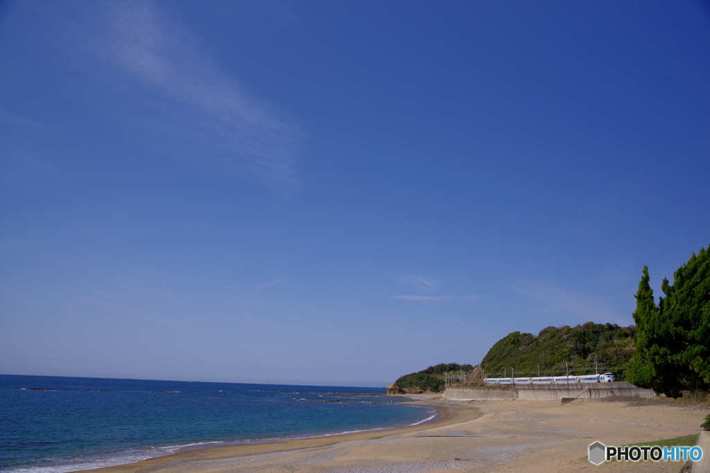 黒潮の海と特急くろしお