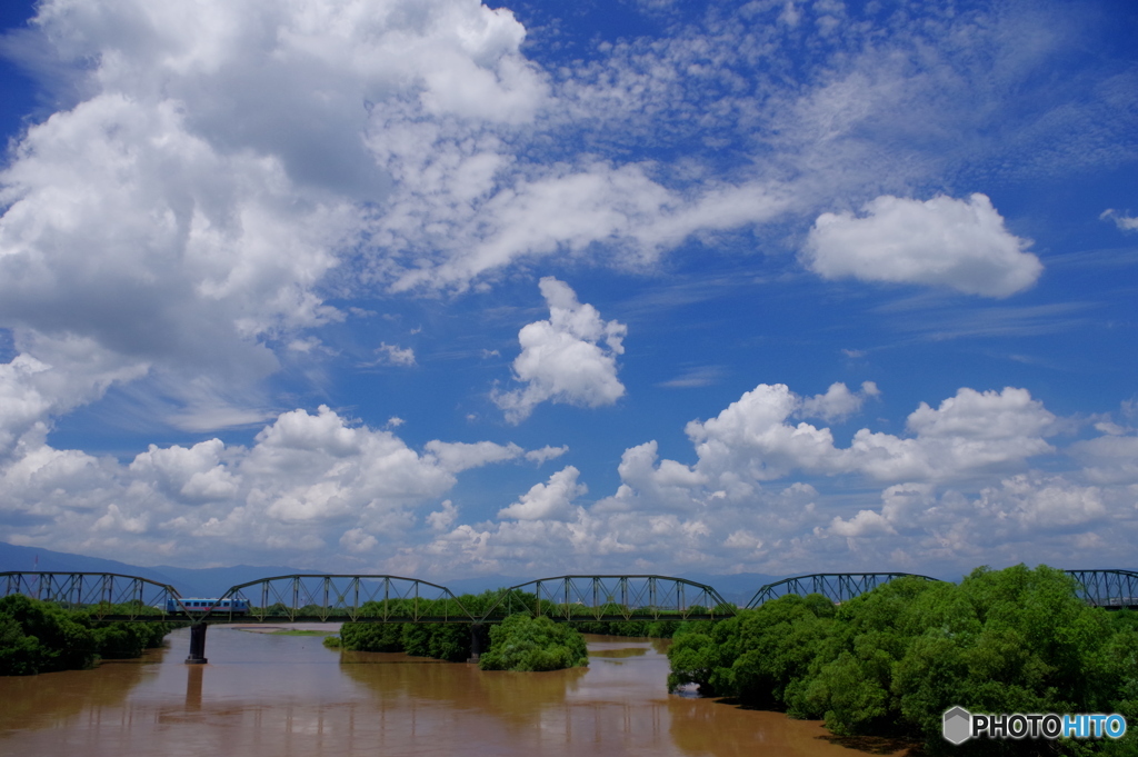 揖斐川　夏空