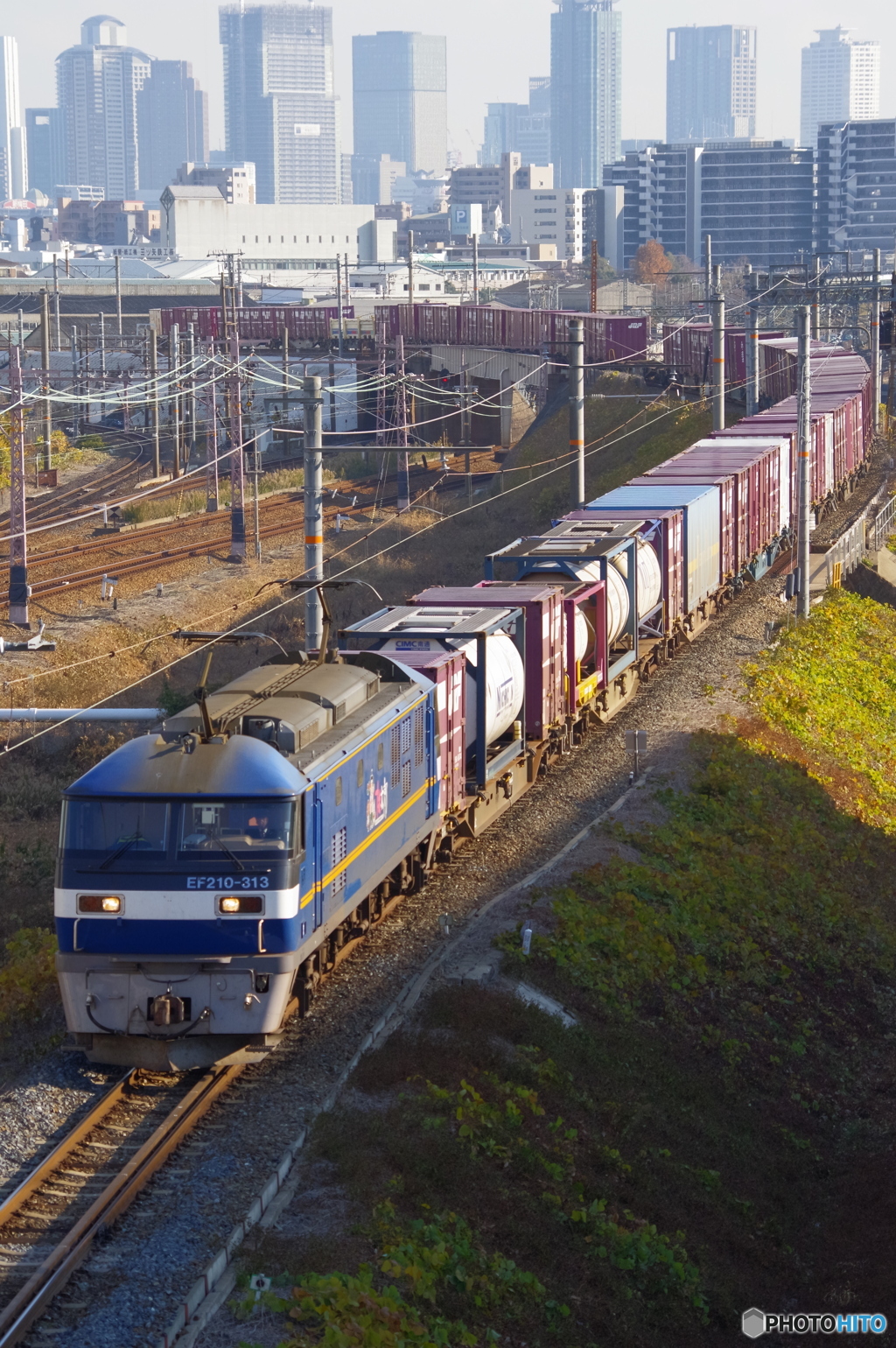 梅田ビル群バック