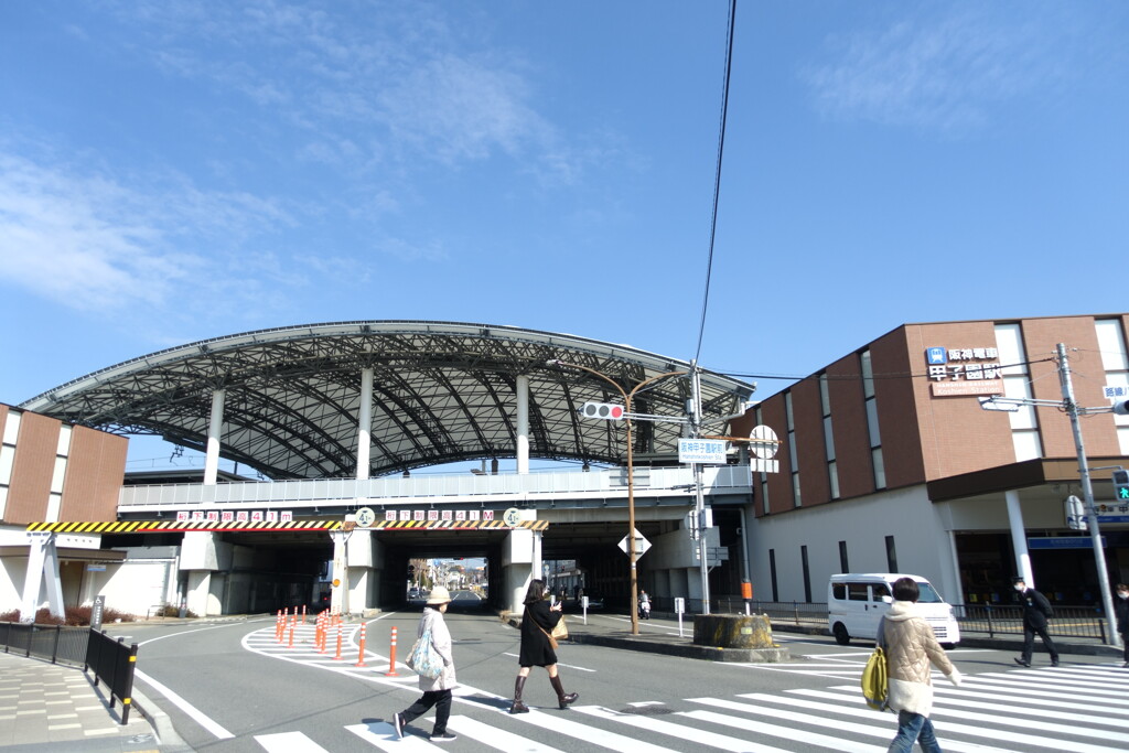 玄関口　阪神甲子園駅