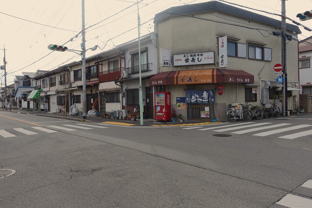 交差点　昭和の家並み