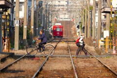 踏切のすれ違い