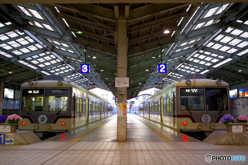 電鉄富山駅