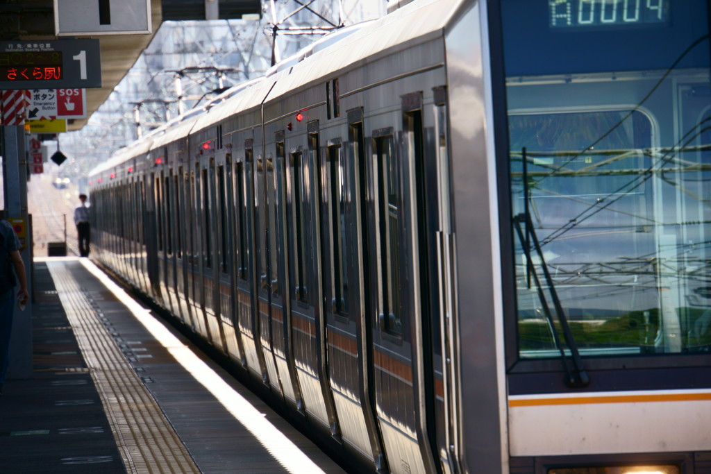 駅の風景「安全」