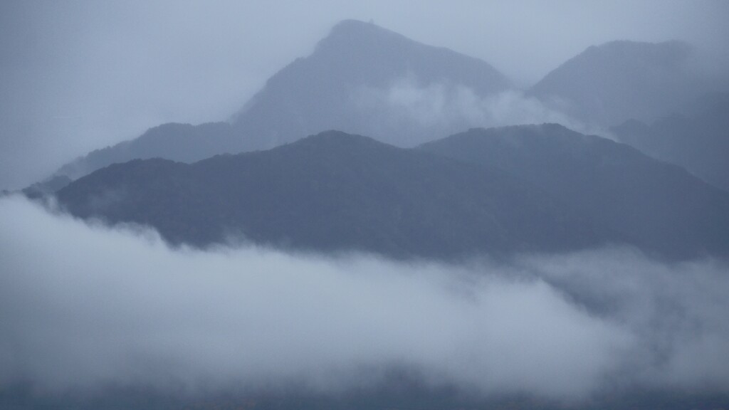 御在所岳雨中