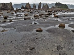 橋杭岩