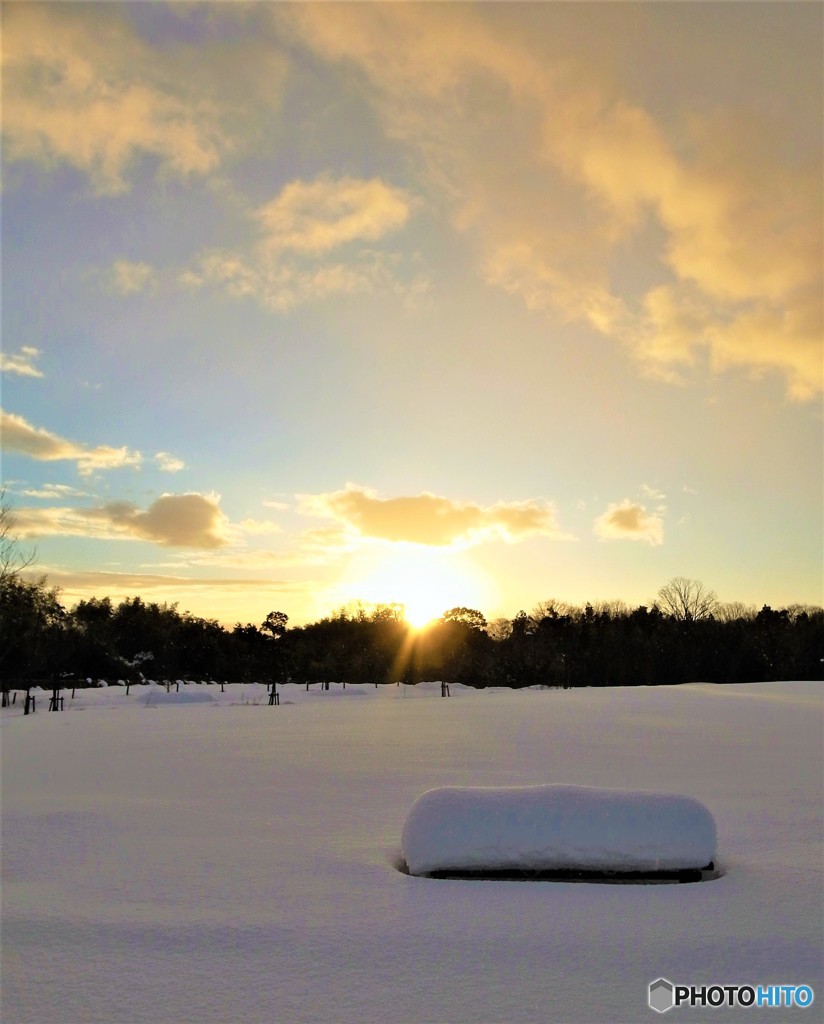 雪は止んで