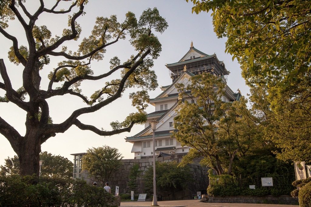 夕暮れ時の大阪城