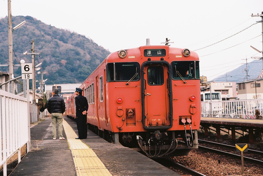 ローカル線の駅にて。