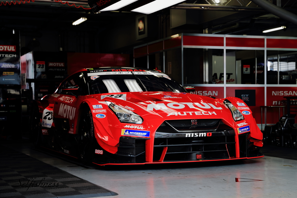 MOTUL AUTECH GT-R