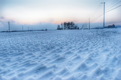 吹雪の後の跡