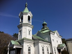 美しい青空の下