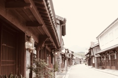 静かな町並みを歩く