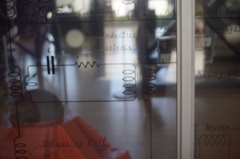 ガラスの向こう側