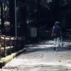 木陰へ急ぐ