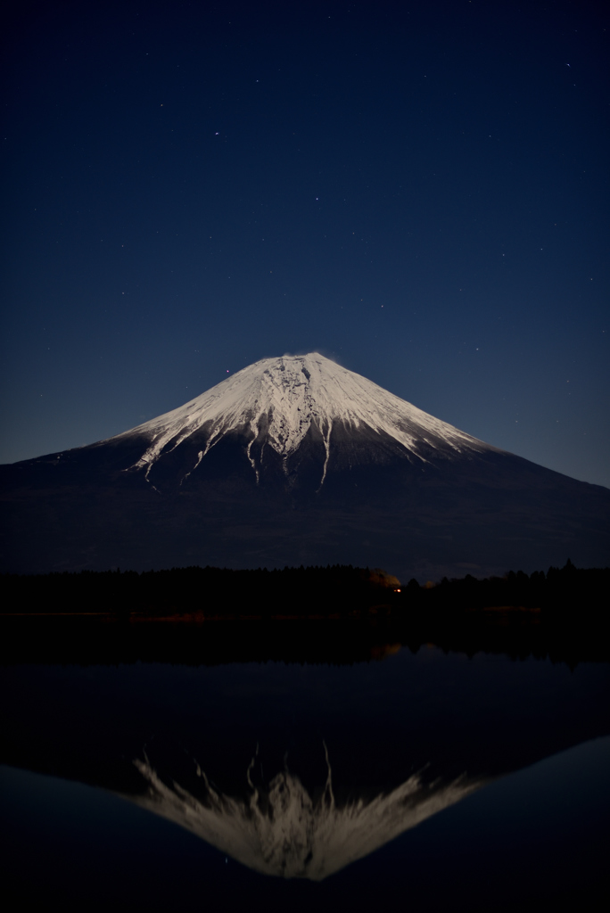 夜の逆さ富士