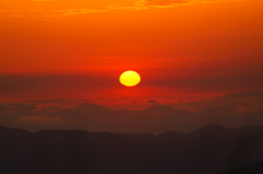 燃え上がる山々