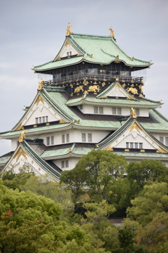 曇天の大阪城