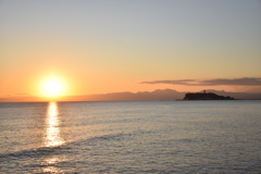 稲村ヶ崎からの沈む夕陽と江ノ島