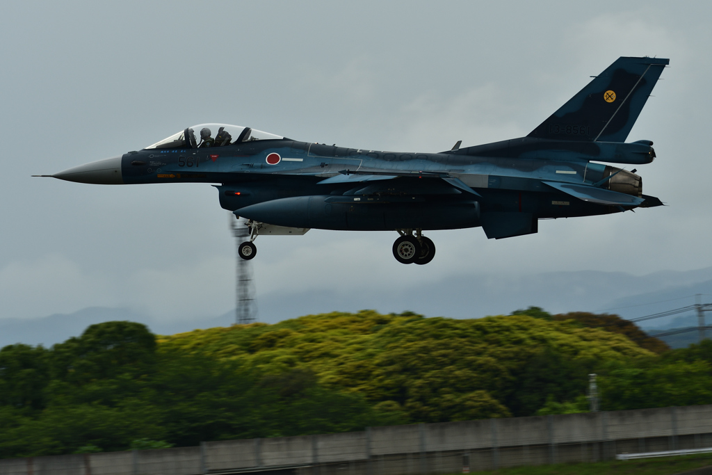 F-2来たー