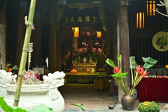 ハノイの寺院の朝