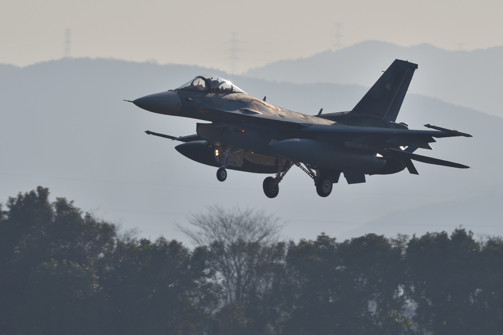 海を守る戦闘機
