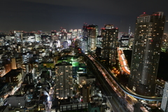 曇りのち晴れの夜景