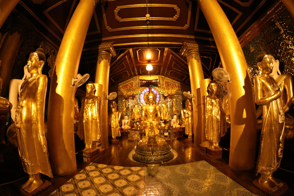 ミャンマー　シュエダゴンパゴダ　 Shwedagon Pagoda
