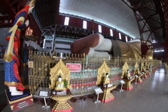 高さ17.7m、長さ65.8m ヤンゴン チャウタッジー寝釈迦仏